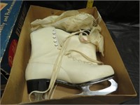 Vintage Brookfield Ice Skates in Box Size 7