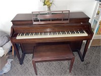 LESTER UPRIGHT 88-KEY PIANO