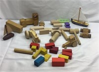 E4) WOOD PLAY PIECES