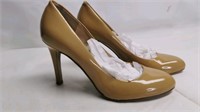 Beige Leather Nine West Pumps size 6.5