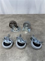 Assortment of casters, total of 5 casters