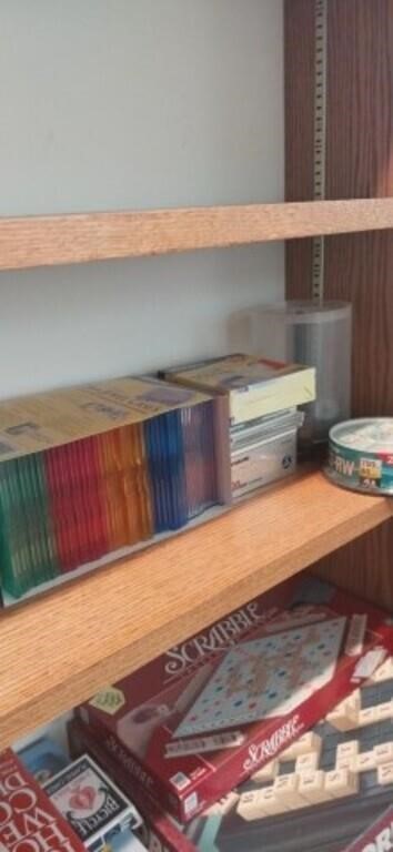 Lot with blank cd/dvds cases and sleeves
