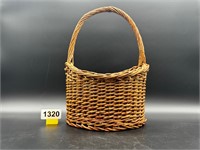 Another nice sturdy basket with handle