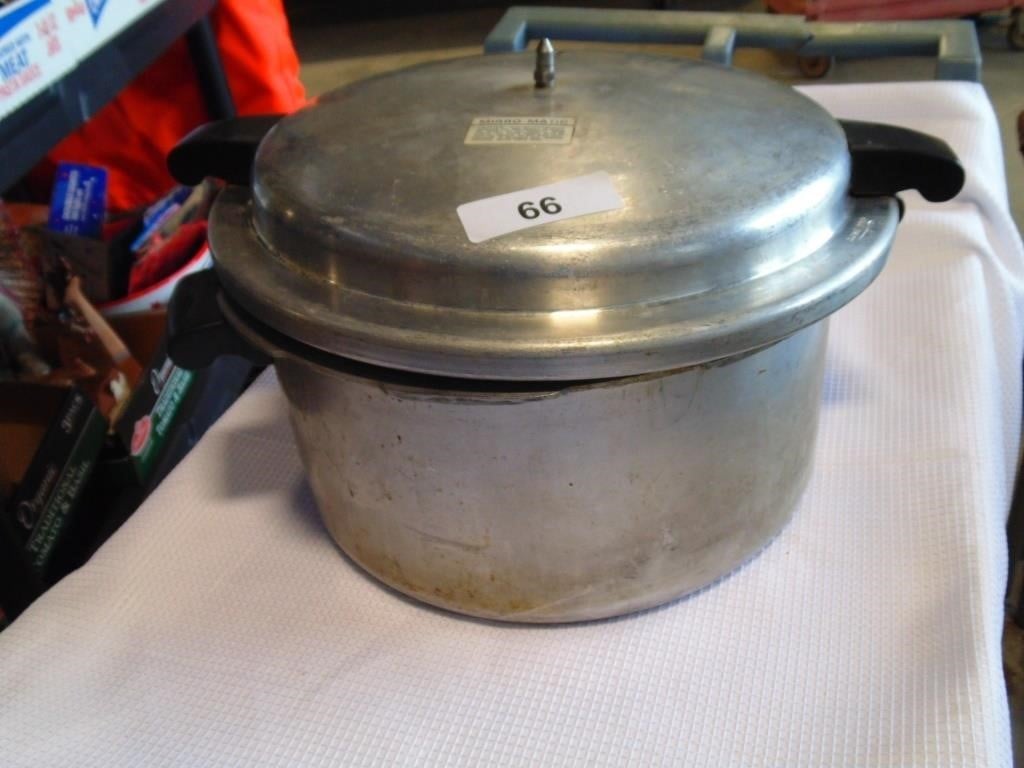 Sold at Auction: Mirro 12 Quart Pressure Cooker Canners With 3