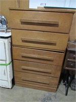 5 drawer chest of drawers NO SHIPPING