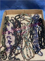 Flat lot: Nice necklaces #1
