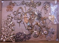 Goldtone necklaces: Chains - Pendants - Locket -