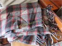 vintage Pendelton wool blanket w fringe edge