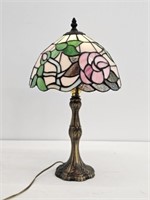 BRASS STAINED GLASS TABLE LAMP - WORKS - 17" TALL