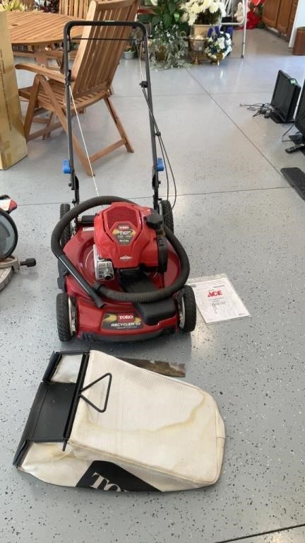 Toro smartstow mower with bag and blade