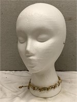 Beautiful Vintage 17" Linder Choker Necklace