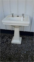 Porcelain pedestal sink, 26"x22" 31" tall, some