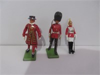 ANTIQUE METAL  BRITTISH SOLDIERS LIFE GUARDS