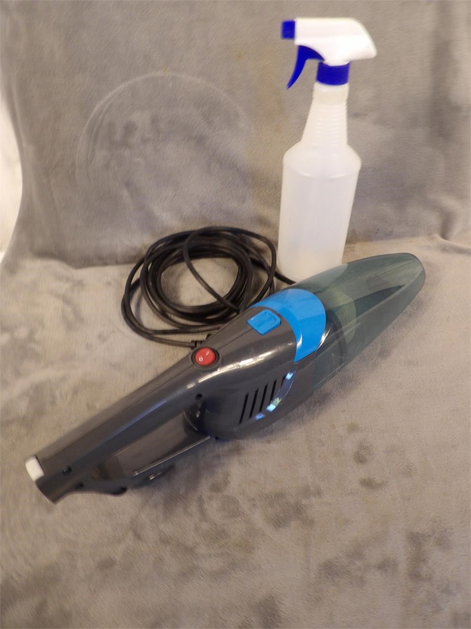 Bissell handheld Vaccuum and spray bottle