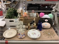 Assorted household decor items.