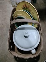 Basket plates and pot with lid