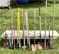 Hand tools: Rakes / shovels / post hole digger /