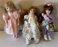 D - LOT OF COLLECTIBLE DOLLS (B13)