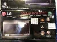LG $179 RETAIL 1.5 CU FT MICROWAVE OVEN-ATTENTION