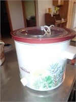 Rival Crock Pot w/Removeable Insert & Lid