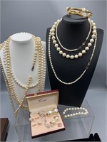 Antique and vintage pearl jewelry