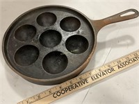 No. 962 Griswold cast iron pan for 7