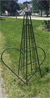 Trellis & Wrought Iron Heart Garden Decor