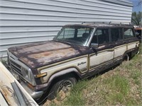 1989 Jeep Wagoneer, does not run, title
