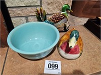 No 5 bowl 11" d w/ duck decor (there is a crack in