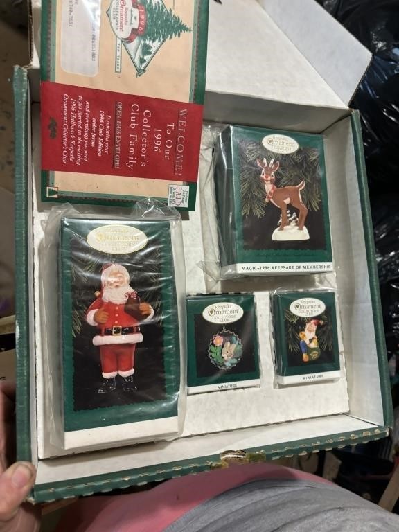 1996 keepsake ornament 4 total hallmark