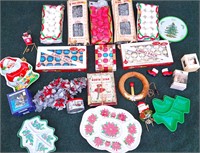 ASSORTED VINTAGE CHRISTMAS DECORATIONS & ORNAMENTS