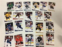 ASSORTED HOCKEY CARDS