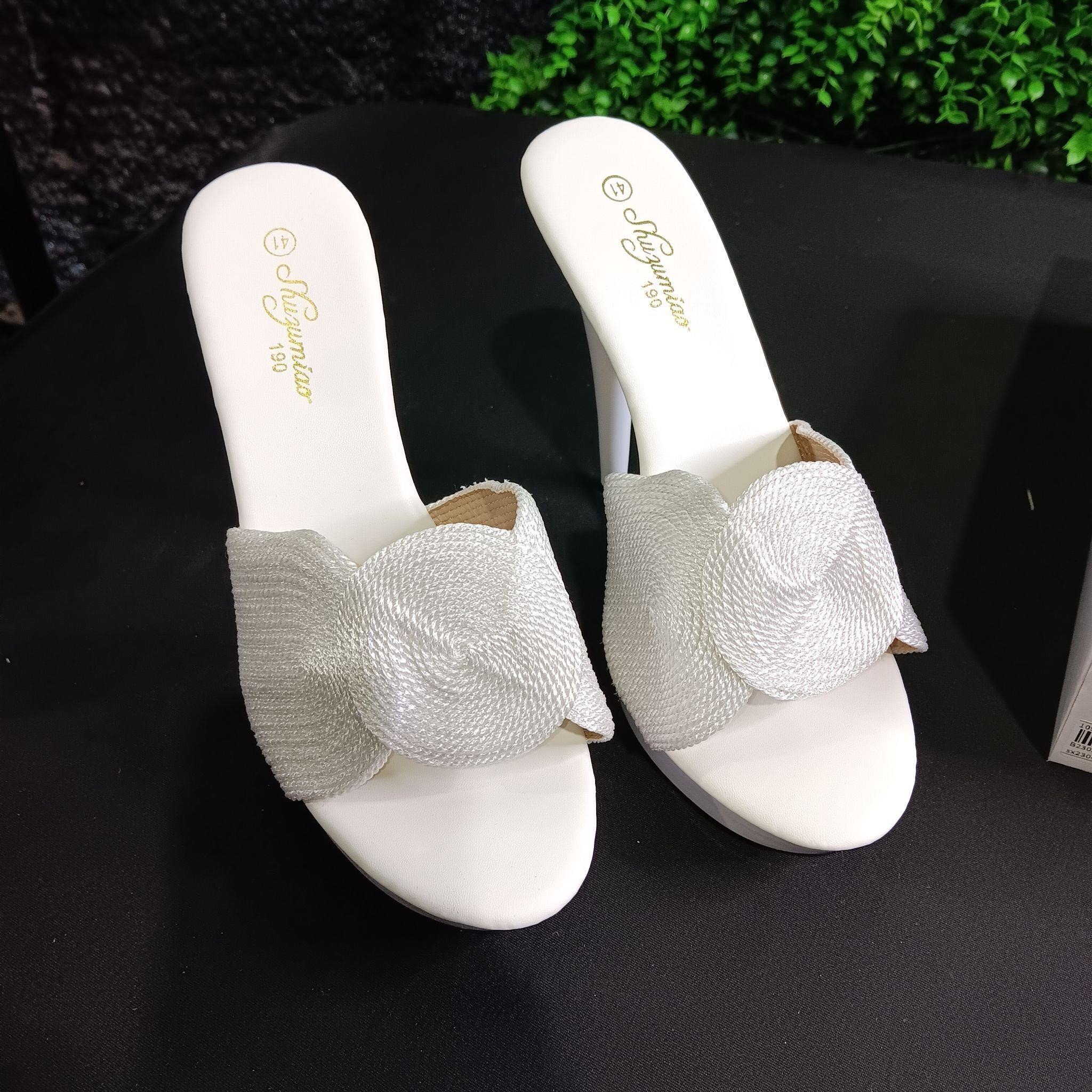 Shuzumiao White Heels  size:9 1/2