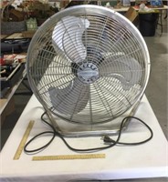 Lakewood metal fan