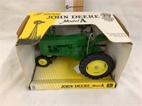Scale Models JD Mo. A Beckman Tractor, NIB