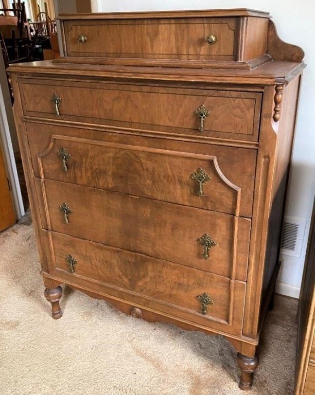 antique chest of drawers- good condition