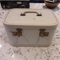 Vintage makeup case