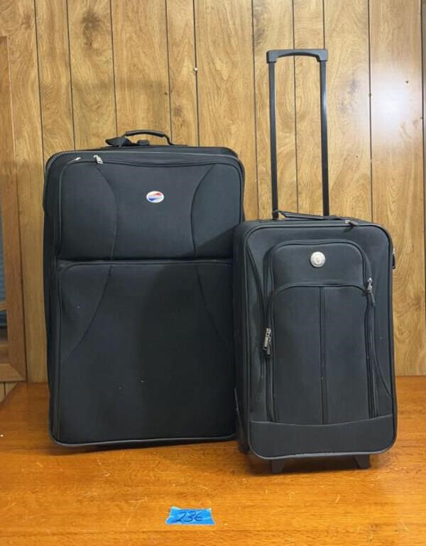 Nice black wheeled luggage set