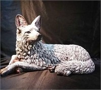 Ceramic coyote/wolf measuring 25 x 15