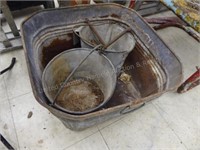 Galvanized tub & 2 pails