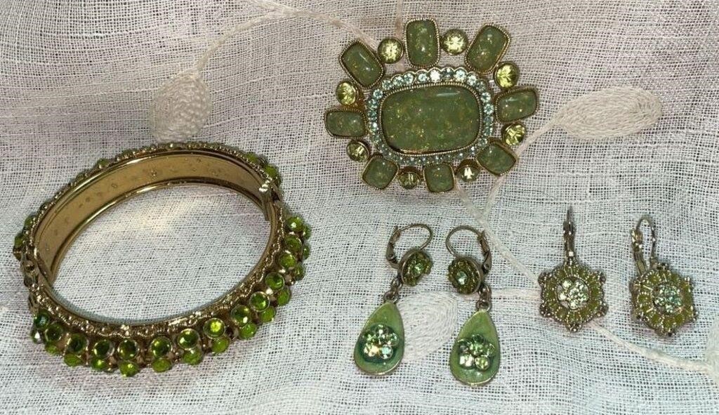 Vtg Green Crystals Jewelry:  Bracelet, Brooch,