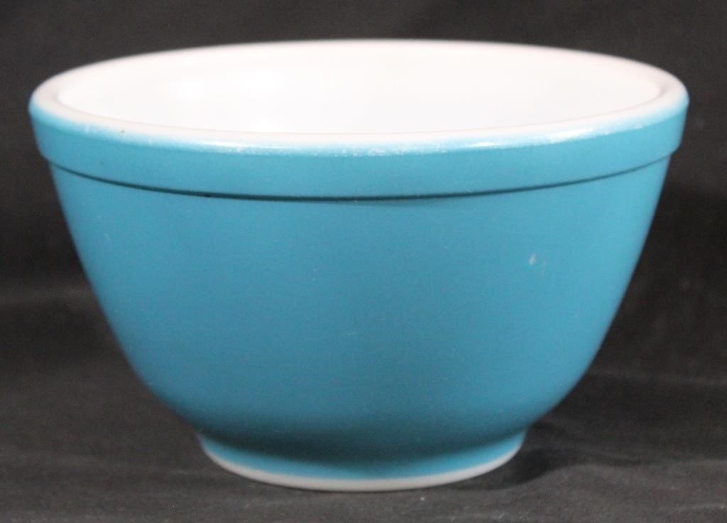 Blue Primary Pyrex Mixing Bowl #401