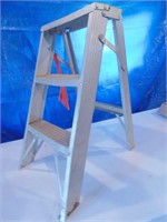 2' step ladder