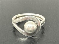 Sz.9 925 Sterling Silver Ring 4.86 Grams