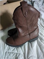 Nonmarking cowgirl boots size 10 youth