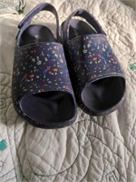 Size 12 youth cat&jack sandals girls very comfy