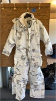 Cabelas Lg one piece snow camo suit