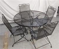 4 WROUGHT IRON CHAIRS AND TABLE