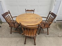 Dining Room Table w/ 4 Chairs