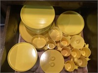 Heller yellow, plastic dish ware